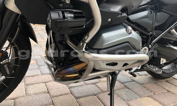 Buy Used BMW R1200GS Adventure Beige Bike in Dakar in Dakar Buy Used BMW R1200GS Adventure Beige Bike in Dakar in Dakar