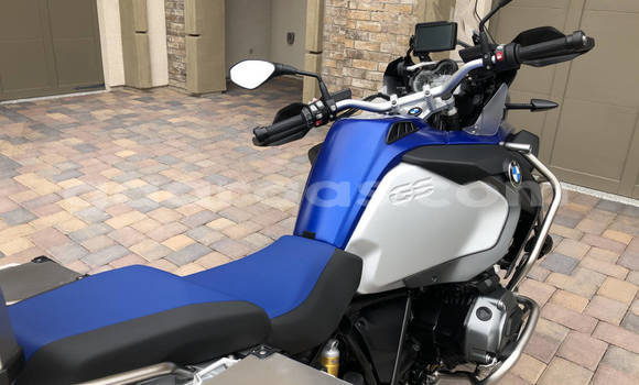 Buy Used BMW R1200GS Adventure Beige Bike in Dakar in Dakar Buy Used BMW R1200GS Adventure Beige Bike in Dakar in Dakar