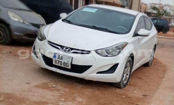 Acheter Import Voiture Hyundai Elantra Blanc à Dakar, Dakar