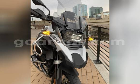 Acheter Occasion Moto BMW R1200GS Adventure Beige à Dakar, Dakar Acheter Occasion Moto BMW R1200GS Adventure Beige à Dakar, Dakar