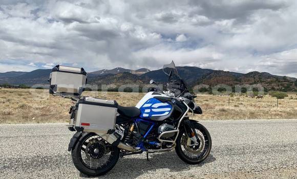 Acheter Occasion Moto BMW R1200GS Adventure Beige à Dakar, Dakar Acheter Occasion Moto BMW R1200GS Adventure Beige à Dakar, Dakar