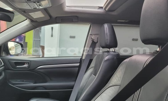 Acheter Occasion Voiture Toyota Highlander Noir à Dakar, Dakar Acheter Occasion Voiture Toyota Highlander Noir à Dakar, Dakar