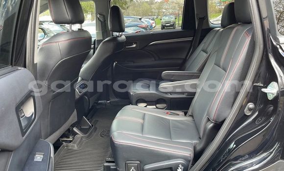 Dieundeu Occasion Toyota Highlander Black Auto in Dakar in Dakar Dieundeu Occasion Toyota Highlander Black Auto in Dakar in Dakar