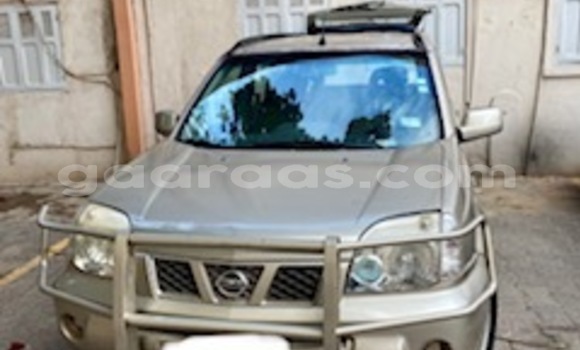 Buy Used Nissan X–Trail Beige Car in Dakar in Dakar