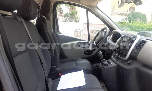 Buy Used Renault Trafic Blue Car in Dakar in Dakar Buy Used Renault Trafic Blue Car in Dakar in Dakar
