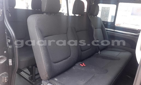 Buy Used Renault Trafic Blue Car in Dakar in Dakar Buy Used Renault Trafic Blue Car in Dakar in Dakar