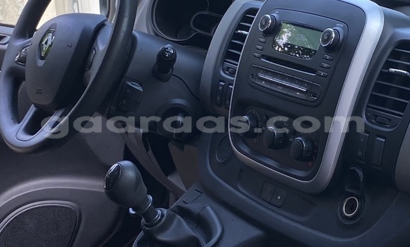 Buy Used Renault Trafic Blue Car in Dakar in Dakar Buy Used Renault Trafic Blue Car in Dakar in Dakar