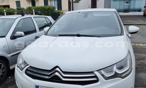 Acheter Neuf Voiture Citroen C4 Blanc à Dakar, Dakar Acheter Neuf Voiture Citroen C4 Blanc à Dakar, Dakar