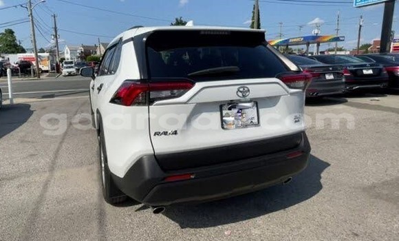 Acheter Occasion Voiture Toyota RAV4 Blanc à Dakar, Dakar Acheter Occasion Voiture Toyota RAV4 Blanc à Dakar, Dakar