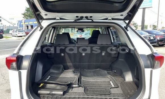 Acheter Occasion Voiture Toyota RAV4 Blanc à Dakar, Dakar Acheter Occasion Voiture Toyota RAV4 Blanc à Dakar, Dakar