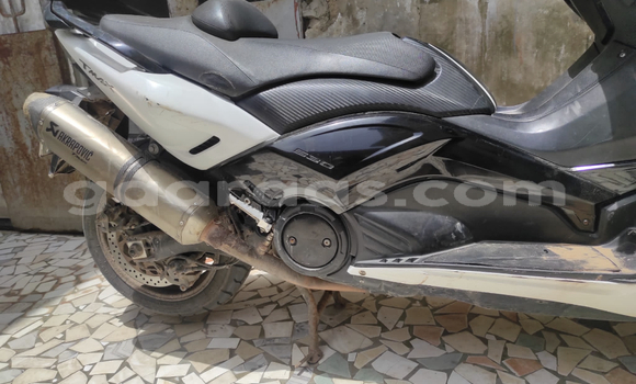 Acheter Occasion Moto Yamaha TMAX Blanc à Dakar, Dakar Acheter Occasion Moto Yamaha TMAX Blanc à Dakar, Dakar