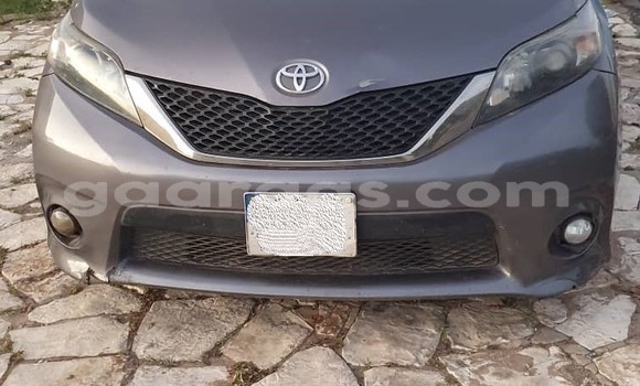 Acheter Occasion Voiture Toyota Sienna Gris à Dakar, Dakar