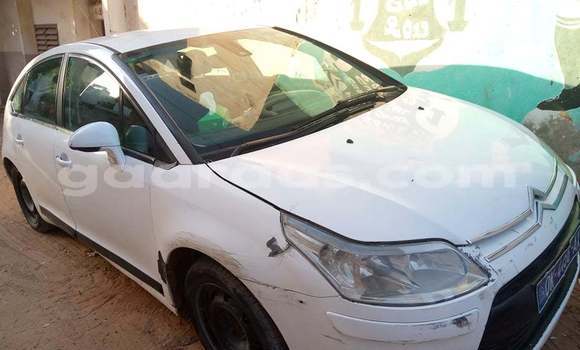 Acheter Occasion Voiture Citroen C4 Blanc à Dakar, Dakar Acheter Occasion Voiture Citroen C4 Blanc à Dakar, Dakar