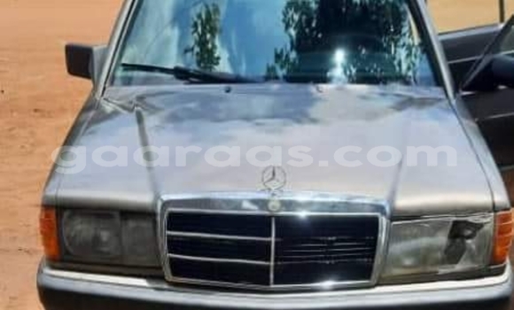 Dieundeu Occasion Mercedes‒Benz 190 Silver Auto in Thiès in Région de Thiès Dieundeu Occasion Mercedes‒Benz 190 Silver Auto in Thiès in Région de Thiès