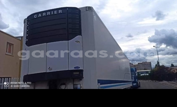 Dieundeu Occasion Renault PJ Blue 4x4 in Dakar in Dakar Dieundeu Occasion Renault PJ Blue 4x4 in Dakar in Dakar