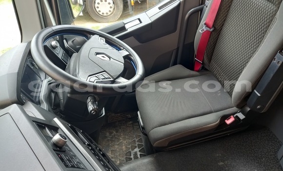 Acheter Occasion Utilitaire Renault TRM 10000 Blanc à Thiès, Région de Thiès Acheter Occasion Utilitaire Renault TRM 10000 Blanc à Thiès, Région de Thiès