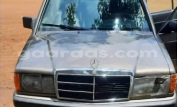 Dieundeu Occasion Mercedes‒Benz 190 Brown Auto in Thiès in Région de Thiès Dieundeu Occasion Mercedes‒Benz 190 Brown Auto in Thiès in Région de Thiès