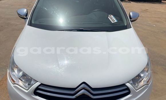 Acheter Import Voiture Citroen C4 Blanc à Dakar, Dakar Acheter Import Voiture Citroen C4 Blanc à Dakar, Dakar