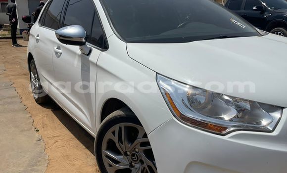 Acheter Import Voiture Citroen C4 Blanc à Dakar, Dakar Acheter Import Voiture Citroen C4 Blanc à Dakar, Dakar