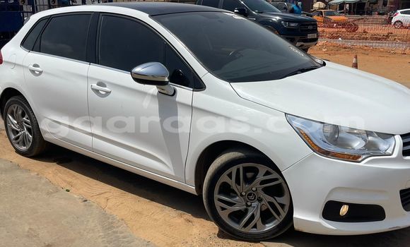 Acheter Import Voiture Citroen C4 Blanc à Dakar, Dakar Acheter Import Voiture Citroen C4 Blanc à Dakar, Dakar