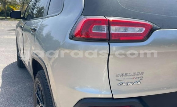 Buy Import Jeep Cherokee Silver Car in Dakar in Dakar Buy Import Jeep Cherokee Silver Car in Dakar in Dakar