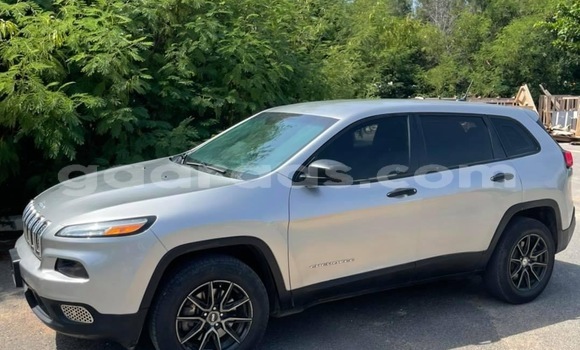 Buy Import Jeep Cherokee Silver Car in Dakar in Dakar Buy Import Jeep Cherokee Silver Car in Dakar in Dakar