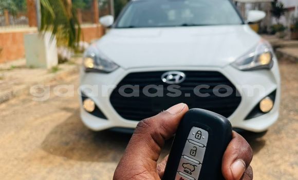 Acheter Occasion Voiture Hyundai Veloster Blanc à Dakar, Dakar Acheter Occasion Voiture Hyundai Veloster Blanc à Dakar, Dakar