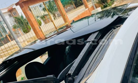 Acheter Occasion Voiture Hyundai Veloster Blanc à Dakar, Dakar Acheter Occasion Voiture Hyundai Veloster Blanc à Dakar, Dakar