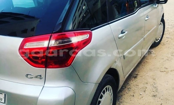 Acheter Occasion Voiture Citroen C4 Picasso Gris à Dakar, Dakar Acheter Occasion Voiture Citroen C4 Picasso Gris à Dakar, Dakar