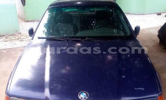 Acheter Occasion Voiture BMW 3–Series Bleu à Dakar, Dakar Acheter Occasion Voiture BMW 3–Series Bleu à Dakar, Dakar