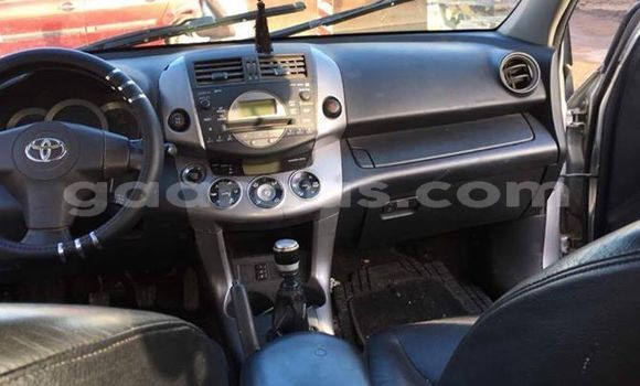 Dieundeu Occasion Toyota RAV4 Silver Auto in Dakar in Dakar Dieundeu Occasion Toyota RAV4 Silver Auto in Dakar in Dakar