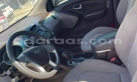 Dieundeu Occasion Hyundai Tucson Red Auto in Dakar in Dakar Dieundeu Occasion Hyundai Tucson Red Auto in Dakar in Dakar