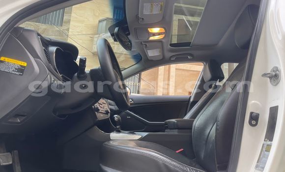 Dieundeu Occasion Kia Optima White Auto in Dakar in Dakar Dieundeu Occasion Kia Optima White Auto in Dakar in Dakar