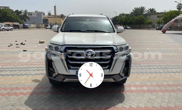 Buy Used Toyota Land Cruiser Prado White Car in Dakar in Dakar Buy Used Toyota Land Cruiser Prado White Car in Dakar in Dakar