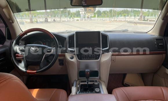 Buy Used Toyota Land Cruiser Prado White Car in Dakar in Dakar Buy Used Toyota Land Cruiser Prado White Car in Dakar in Dakar