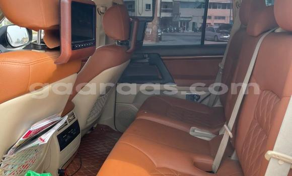 Buy Used Toyota Land Cruiser Prado White Car in Dakar in Dakar Buy Used Toyota Land Cruiser Prado White Car in Dakar in Dakar