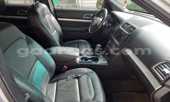 Dieundeu Occasion Ford Explorer Silver Auto in Dakar in Dakar Dieundeu Occasion Ford Explorer Silver Auto in Dakar in Dakar