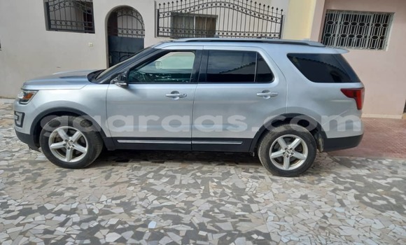 Dieundeu Occasion Ford Explorer Silver Auto in Dakar in Dakar Dieundeu Occasion Ford Explorer Silver Auto in Dakar in Dakar