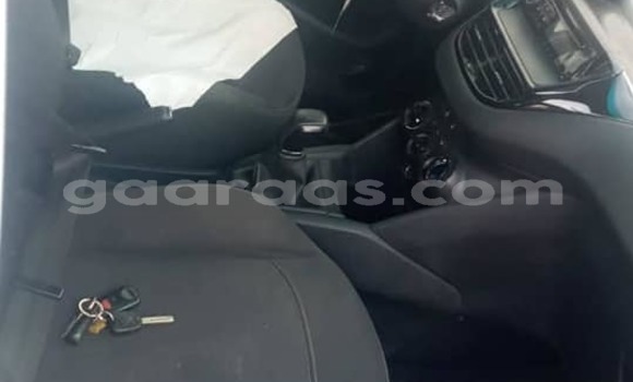 Acheter Occasion Voiture Peugeot 208 Blanc à Dakar, Dakar Acheter Occasion Voiture Peugeot 208 Blanc à Dakar, Dakar