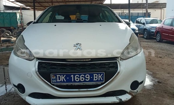Dieundeu Occasion Peugeot 208 White Auto in Dakar in Dakar