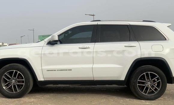 Buy Import Jeep Grand Cherokee White Car in Dakar in Dakar Buy Import Jeep Grand Cherokee White Car in Dakar in Dakar