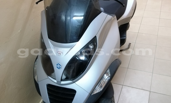 Buy New Piaggio MP3 Silver Bike in Dakar in Dakar Buy New Piaggio MP3 Silver Bike in Dakar in Dakar