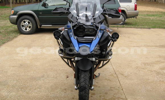 Acheter Occasion Moto BMW R1200GS Adventure Beige à Dakar, Dakar Acheter Occasion Moto BMW R1200GS Adventure Beige à Dakar, Dakar