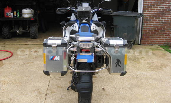 Acheter Occasion Moto BMW R1200GS Adventure Beige à Dakar, Dakar Acheter Occasion Moto BMW R1200GS Adventure Beige à Dakar, Dakar