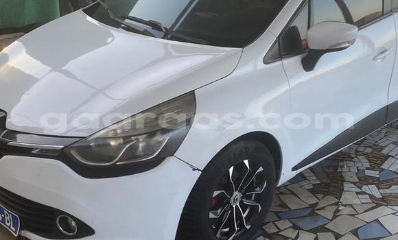 Acheter Occasion Voiture Renault Clio Blanc à Dakar, Dakar Acheter Occasion Voiture Renault Clio Blanc à Dakar, Dakar