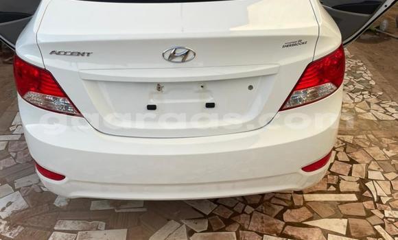 Acheter Occasion Voiture Hyundai Accent Blanc à Dakar, Dakar Acheter Occasion Voiture Hyundai Accent Blanc à Dakar, Dakar