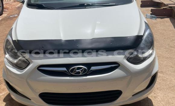 Acheter Occasion Voiture Hyundai Accent Blanc à Dakar, Dakar Acheter Occasion Voiture Hyundai Accent Blanc à Dakar, Dakar