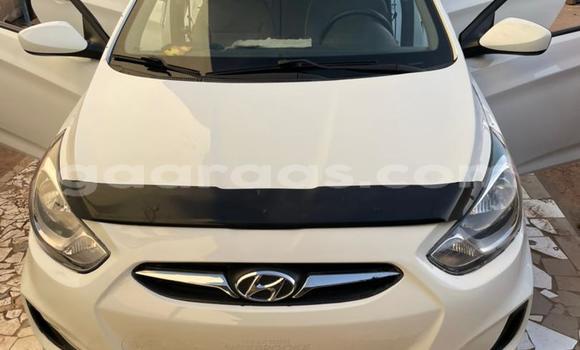 Acheter Occasion Voiture Hyundai Accent Blanc à Dakar, Dakar Acheter Occasion Voiture Hyundai Accent Blanc à Dakar, Dakar