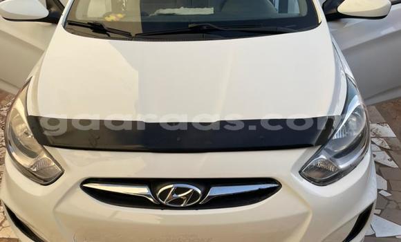Acheter Occasion Voiture Hyundai Accent Blanc à Dakar, Dakar Acheter Occasion Voiture Hyundai Accent Blanc à Dakar, Dakar