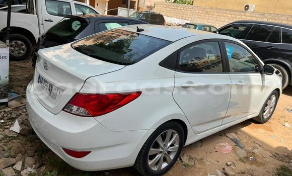 Acheter Occasion Voiture Hyundai Accent Blanc à Dakar, Dakar Acheter Occasion Voiture Hyundai Accent Blanc à Dakar, Dakar